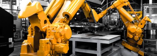 © Industrial robots in production line manufacturer factory - patruflo Aston Martin - außergewöhnliche Automobile von der Insel